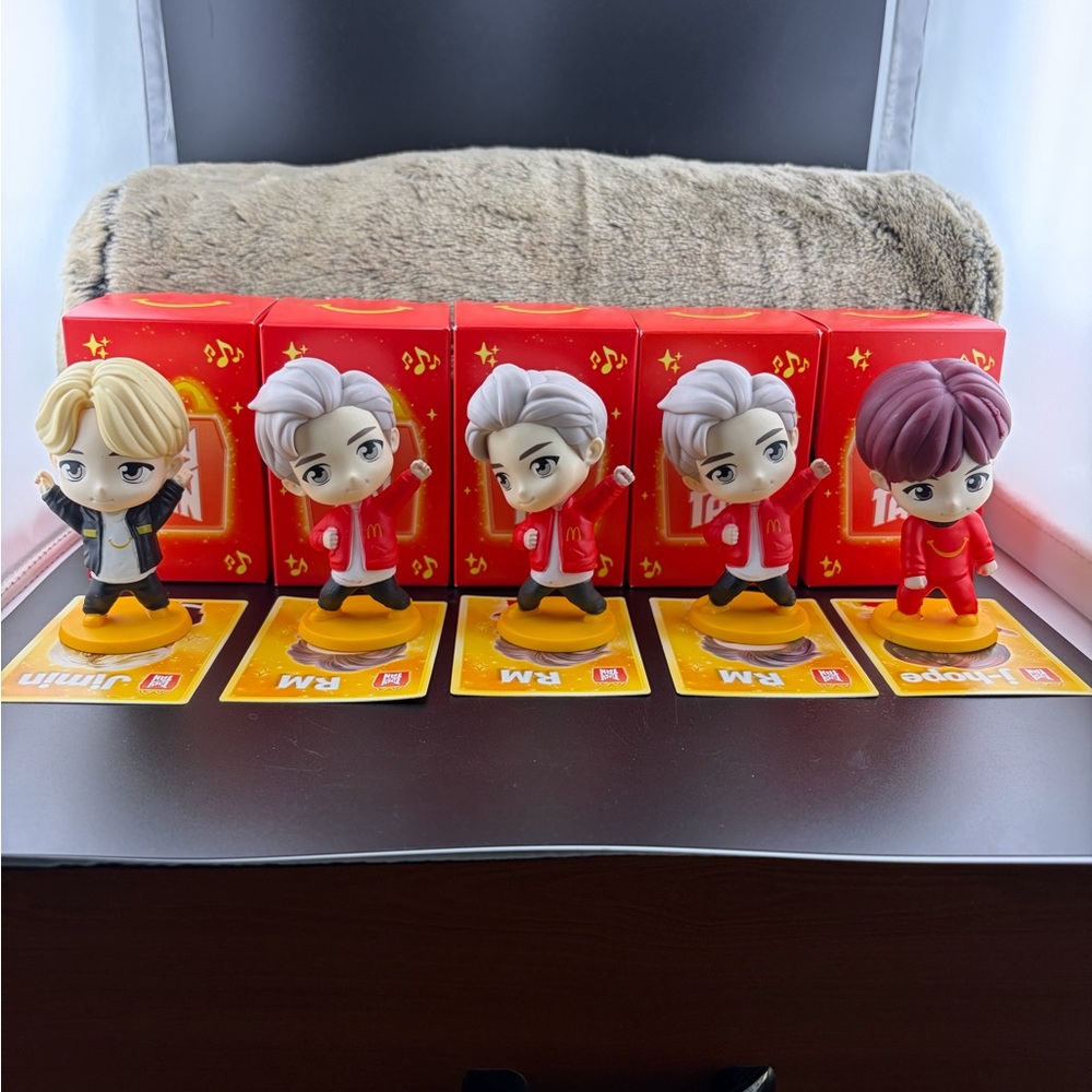 BTS tiny tan toys